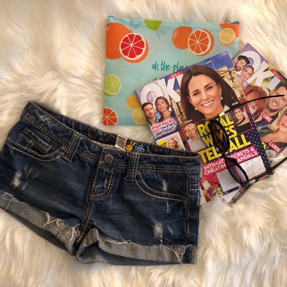 MUDD Distress Denim Shorts - Picture 1 of 4